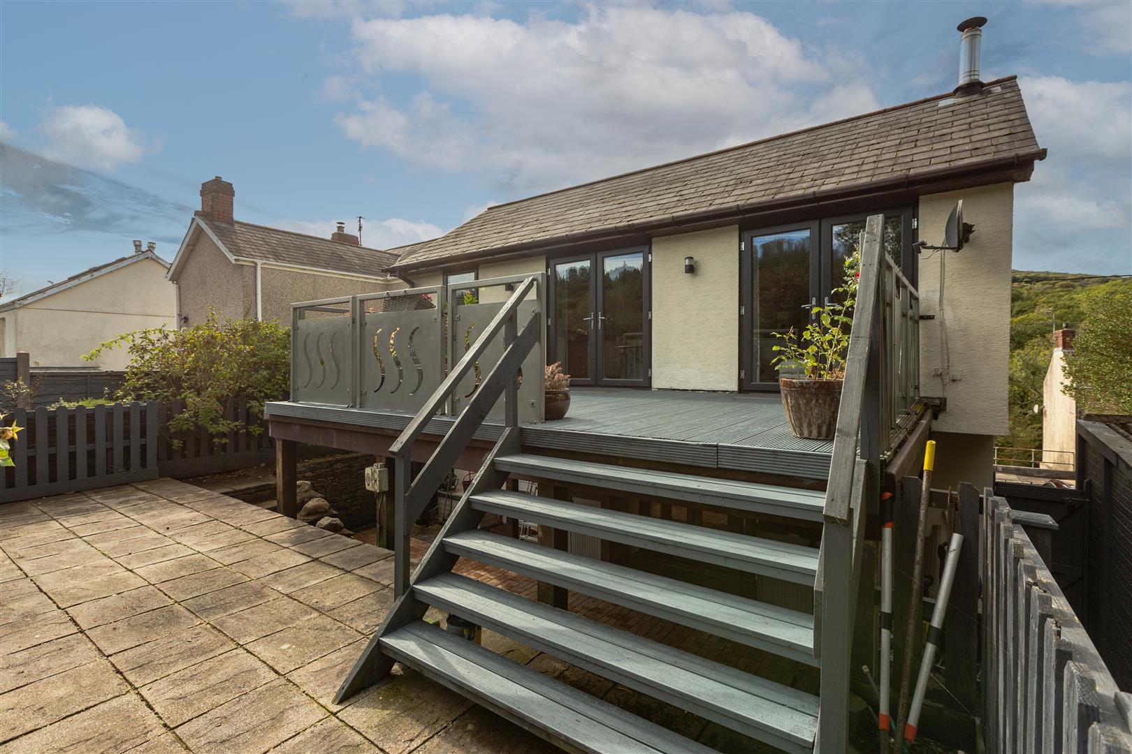 Commercial Road, Pontardawe, Swansea, SA8 4SL